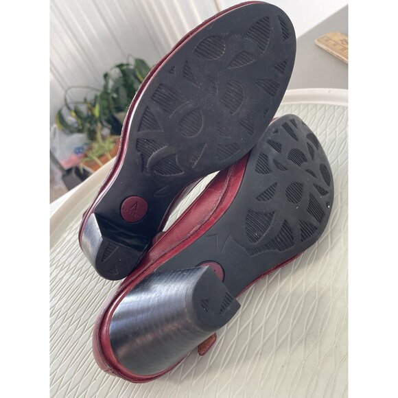 Clarks Artisan Mary Jane Heels Size 9 Adjustable Buckle Strap Round Toe Red Work - Picture 8 of 10